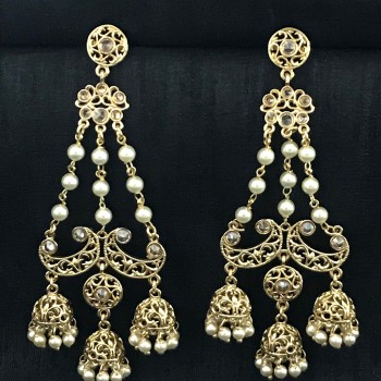 GOLD ALLOY PLATTED LONG JHUMKA IN CHAIN WITH PEARLS EARRING 