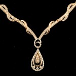 ROSE GOLD PLATED PEARS SHAPE PENDULAM  IN AD WITH MINT WORK NECKLACE