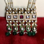 WEDDING WEAR KUNDAN CHOKER NECKLACE PENDANT SET WITH LONG BEADS OF PEARLS AND EMERALD