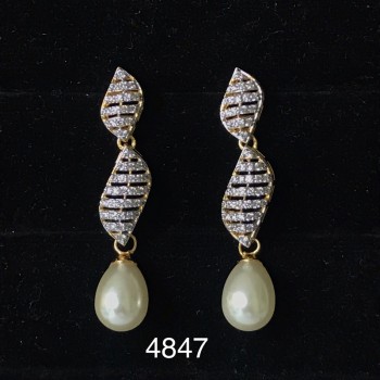 A Designer  New Stylish Daily Use Beautiful Earring with American Diamond