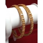 Beautiful Bangle with Cubic Zircon in Elegant Look